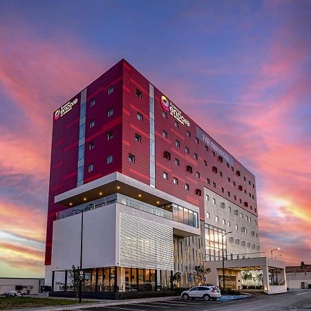 Ramada Encore By Wyndham Guadalajara Aeropuerto Las Pintas Exterior photo