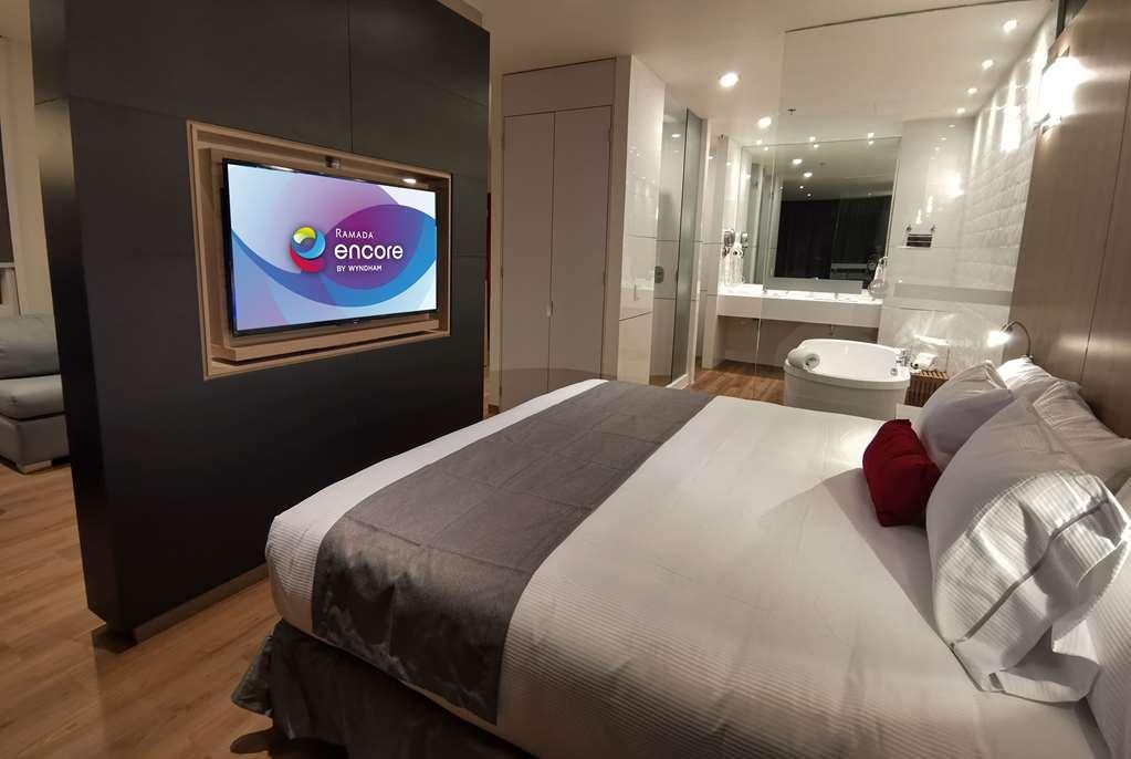 Ramada Encore By Wyndham Guadalajara Aeropuerto Las Pintas Room photo