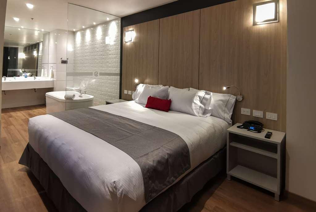 Ramada Encore By Wyndham Guadalajara Aeropuerto Las Pintas Room photo
