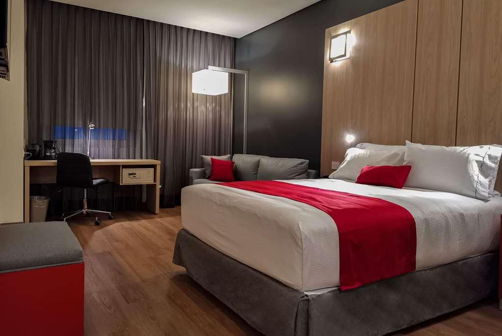 Ramada Encore By Wyndham Guadalajara Aeropuerto Las Pintas Room photo